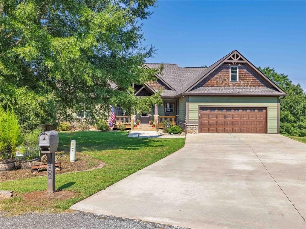 3 bedroom, 3 bathroom, 3,647 sq ft single family residence for sale at 452 Captains Court, Clarkesville, GA 30523 — photo 5