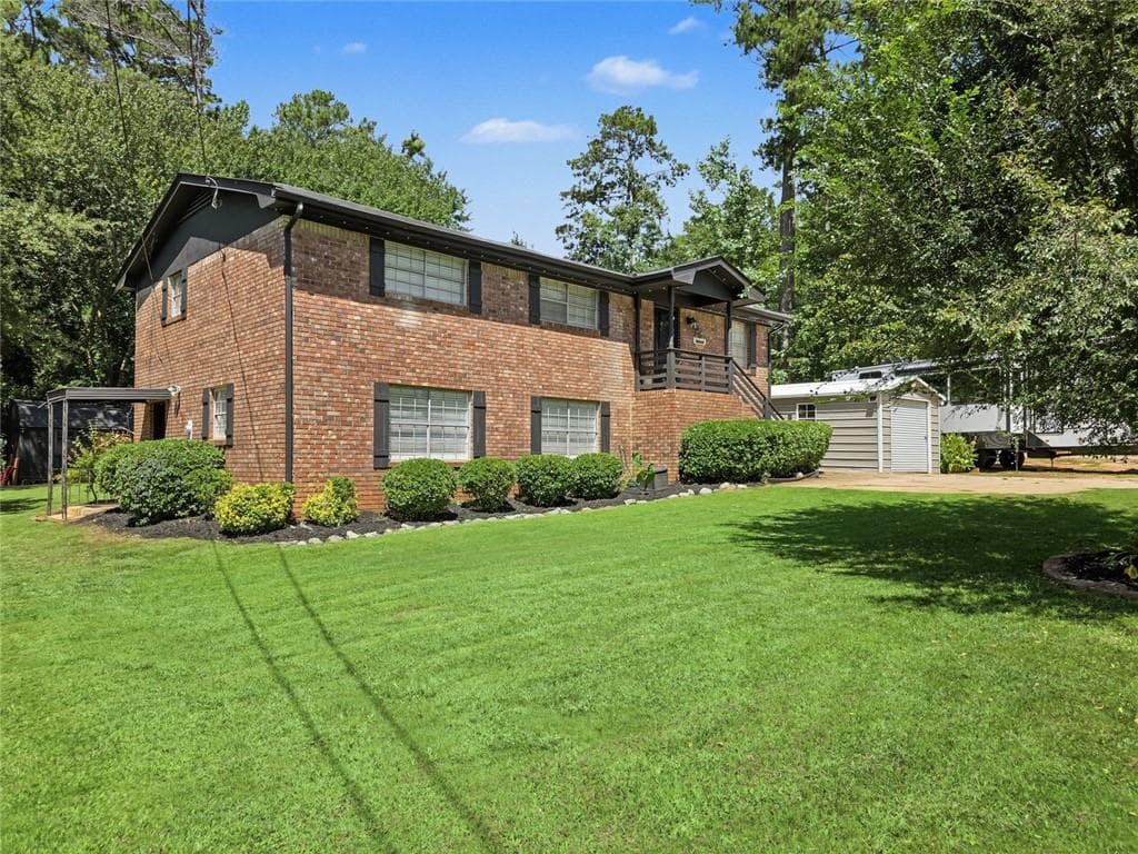 2 bedroom, 3 bathroom, 2,350 sq ft single family residence under contract at 4810 Brownsville Road, Powder Springs, GA 30127 — photo 5