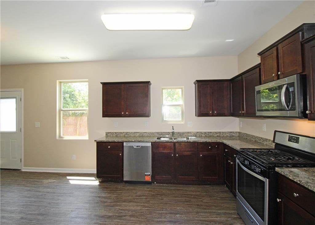 4 bedroom, 3 bathroom, 2,274 sq ft single family residence for sale at 205 Aberdeen Way, Dallas, GA 30132 — photo 9