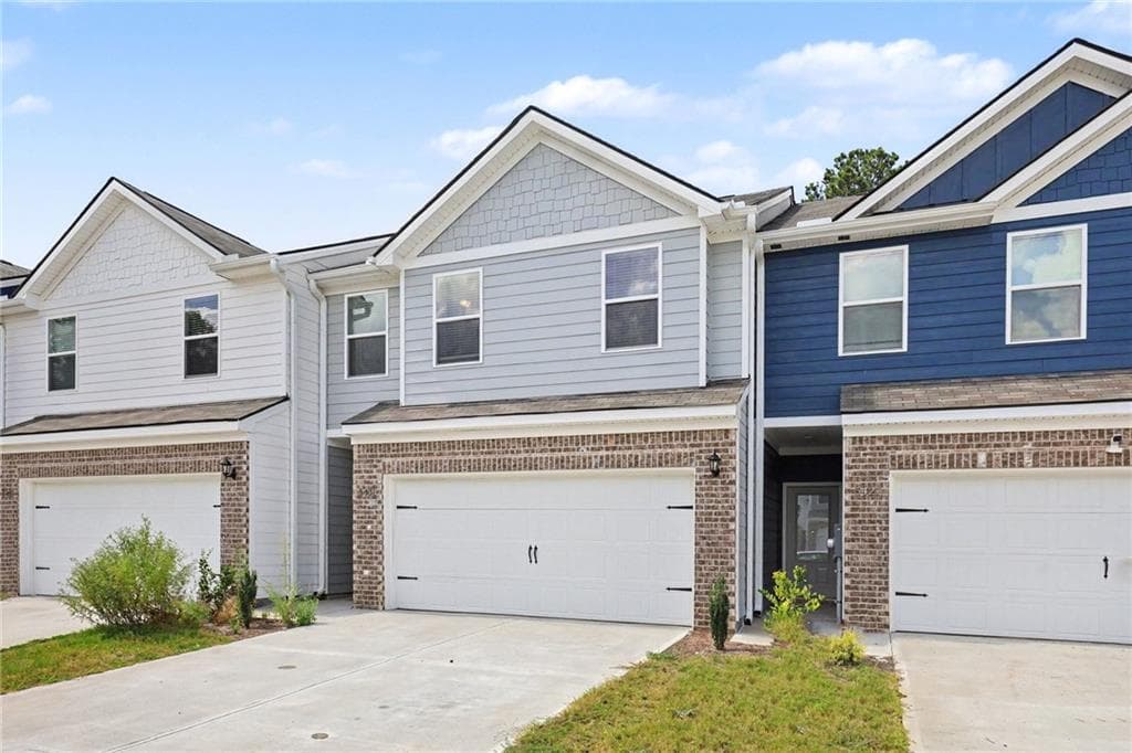 3 bedroom, 3 bathroom, 1,650 sq ft townhouse for sale at 5431 Biltmore Drive, Atlanta, GA 30349 — photo 7