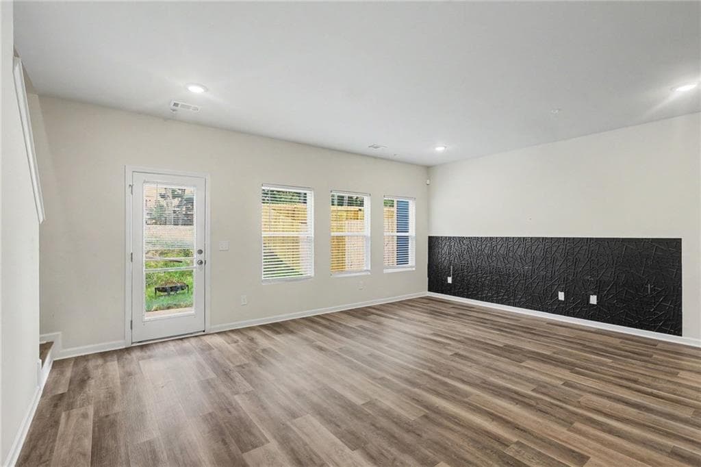3 bedroom, 3 bathroom, 1,650 sq ft townhouse for sale at 5431 Biltmore Drive, Atlanta, GA 30349 — photo 8