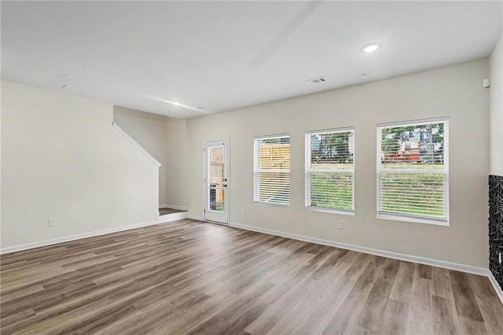 3 bedroom, 3 bathroom, 1,650 sq ft townhouse for sale at 5431 Biltmore Drive, Atlanta, GA 30349 — photo 9
