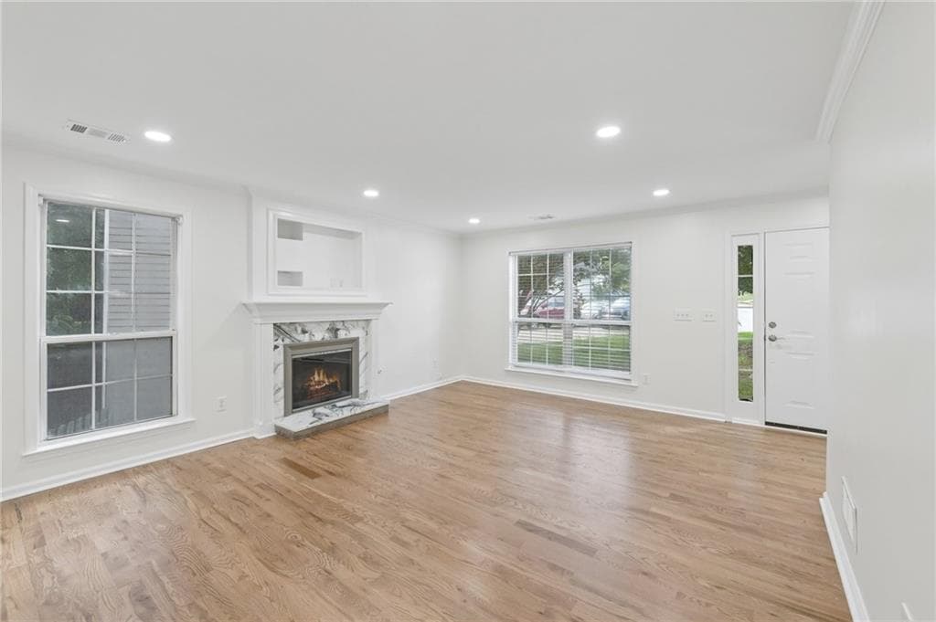6 bedroom, 4 bathroom, 3,424 sq ft single family residence for sale at 2890 Northcliff Drive, Suwanee, GA 30024 — photo 4