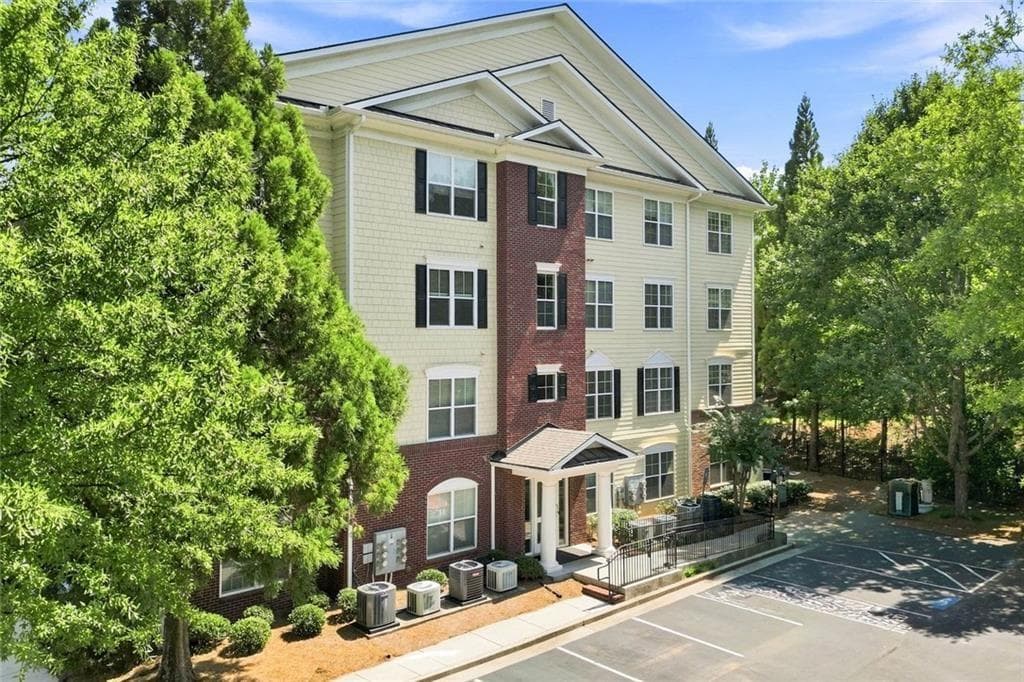 3 bedroom, 2 bathroom, 1,508 sq ft condominium for sale at 1955 Nocturne Drive 3201, Alpharetta, GA 30009 — photo 2