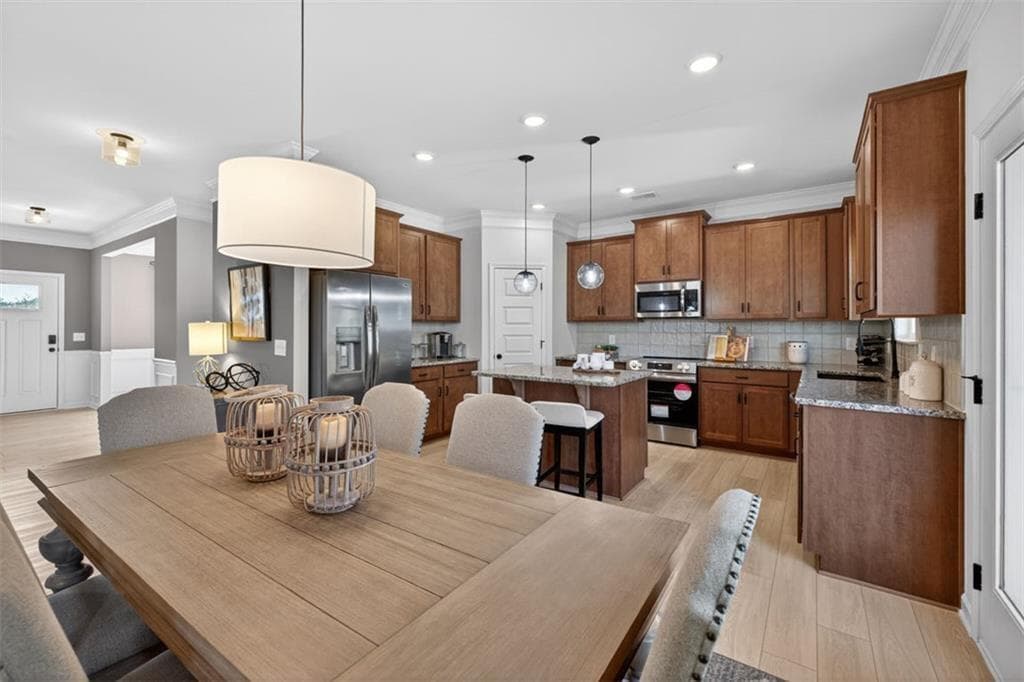 4 bedroom, 3 bathroom, 2,372 sq ft single family residence for sale at 241 Shire Loop, Calhoun, GA 30701 — photo 9