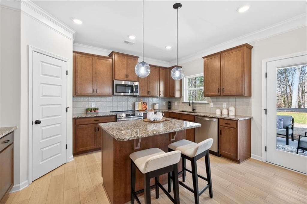 4 bedroom, 3 bathroom, 2,372 sq ft single family residence for sale at 241 Shire Loop, Calhoun, GA 30701 — photo 10