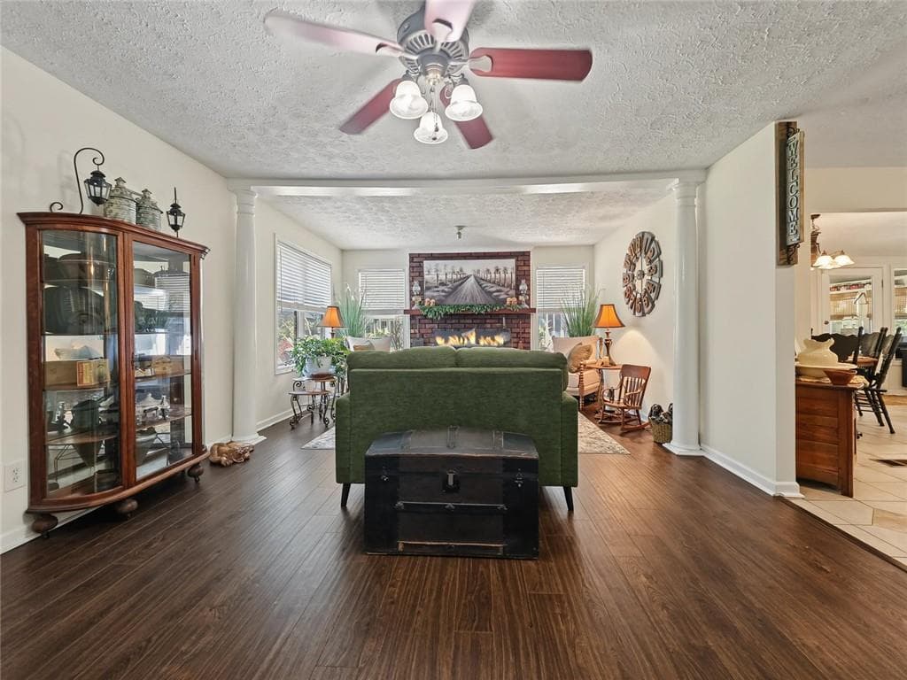 3 bedroom, 2 bathroom, 2,662 sq ft single family residence under contract at 4820 Brownsville Road, Powder Springs, GA 30127 — photo 7