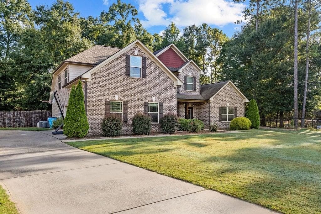 5 bedroom, 3 bathroom, 3,322 sq ft single family residence for sale at 129 Coldwater Creek Drive, Mcdonough, GA 30252 — photo 3