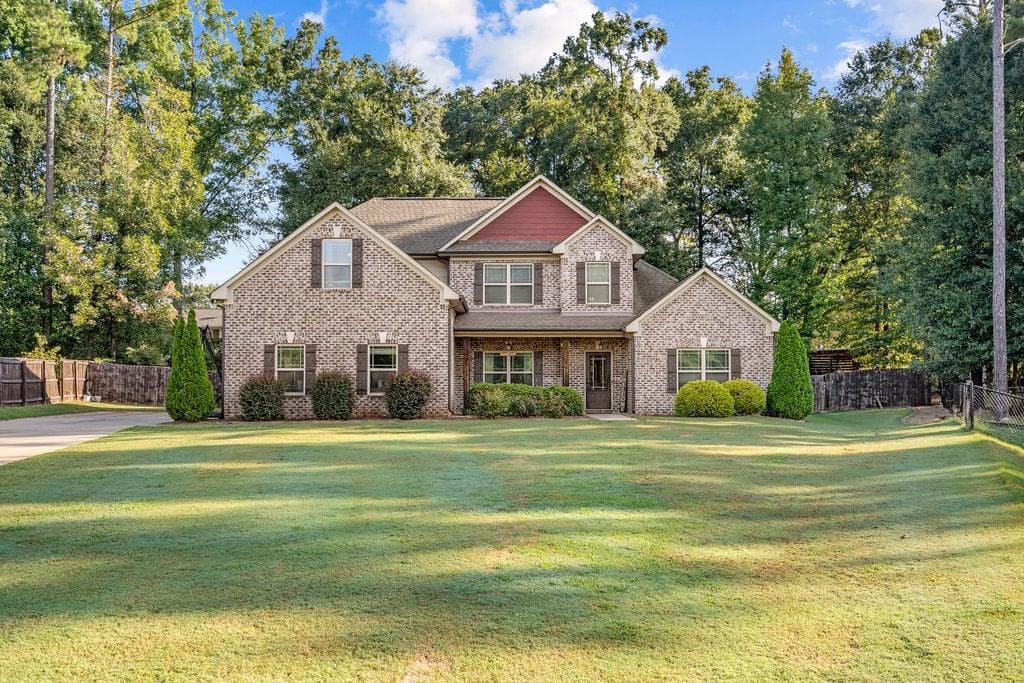 5 bedroom, 3 bathroom, 3,322 sq ft single family residence for sale at 129 Coldwater Creek Drive, Mcdonough, GA 30252 — photo 5