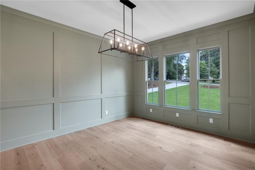 6 bedroom, 6 bathroom, 4,500 sq ft single family residence for sale at 1886 Timothy Drive, Atlanta, GA 30329 — photo 8