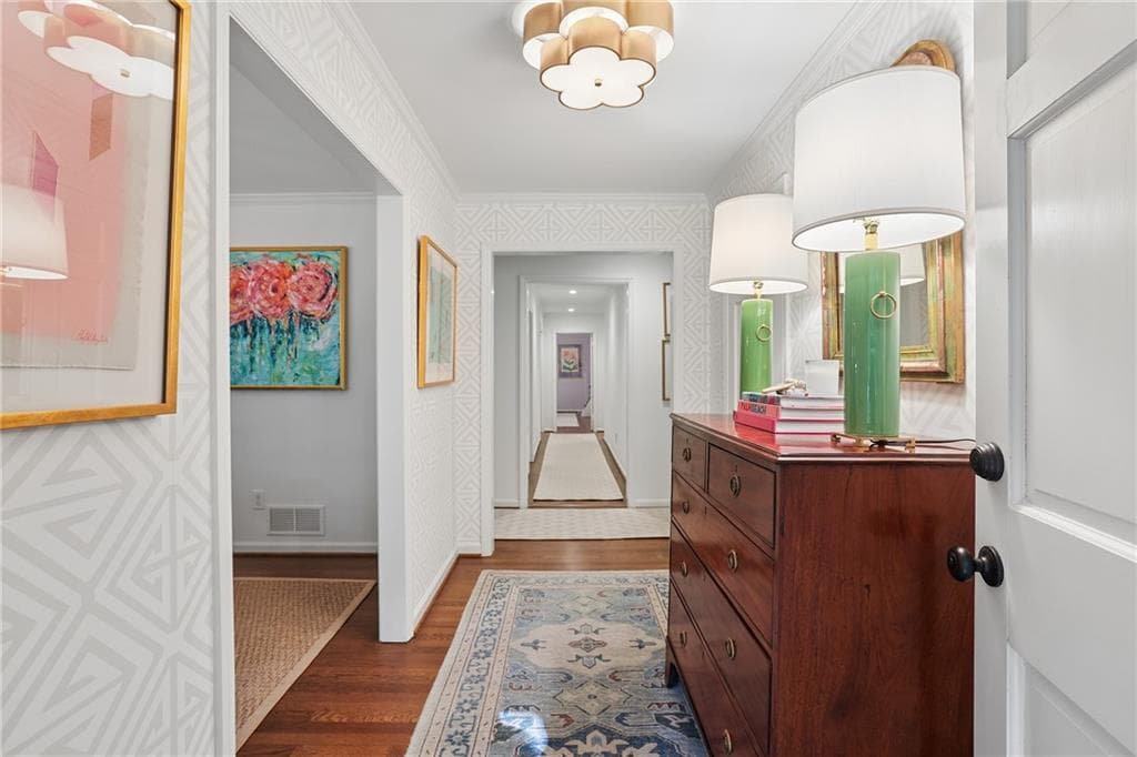 4 bedroom, 4 bathroom, 2,904 sq ft single family residence under contract at 2970 Mornington Drive, Atlanta, GA 30327 — photo 3