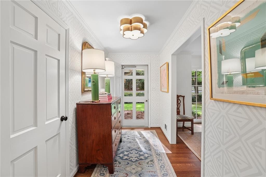 4 bedroom, 4 bathroom, 2,904 sq ft single family residence under contract at 2970 Mornington Drive, Atlanta, GA 30327 — photo 4