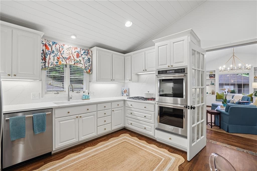 4 bedroom, 4 bathroom, 2,904 sq ft single family residence under contract at 2970 Mornington Drive, Atlanta, GA 30327 — photo 8