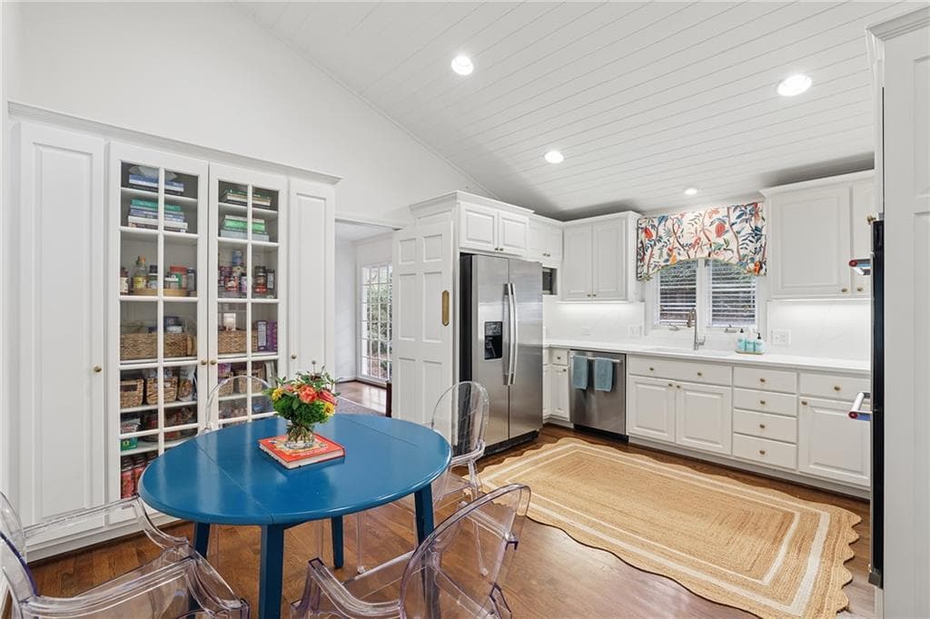 4 bedroom, 4 bathroom, 2,904 sq ft single family residence under contract at 2970 Mornington Drive, Atlanta, GA 30327 — photo 9
