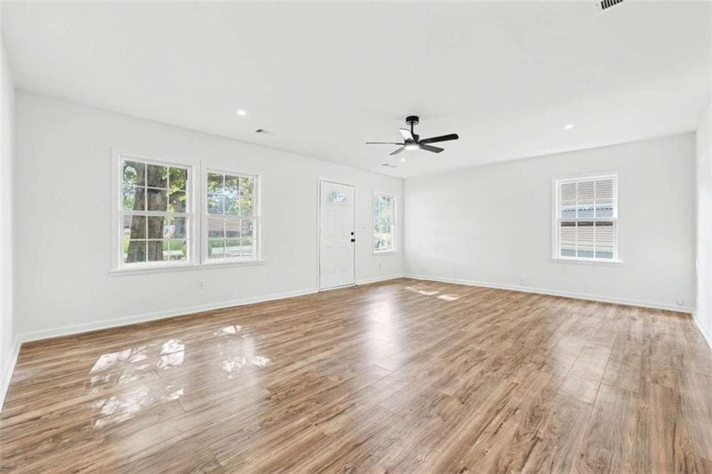 2 bedroom, 2 bathroom, 1,288 sq ft single family residence for sale at 1059 Prather Bridge Road, Toccoa, GA 30577 — photo 6