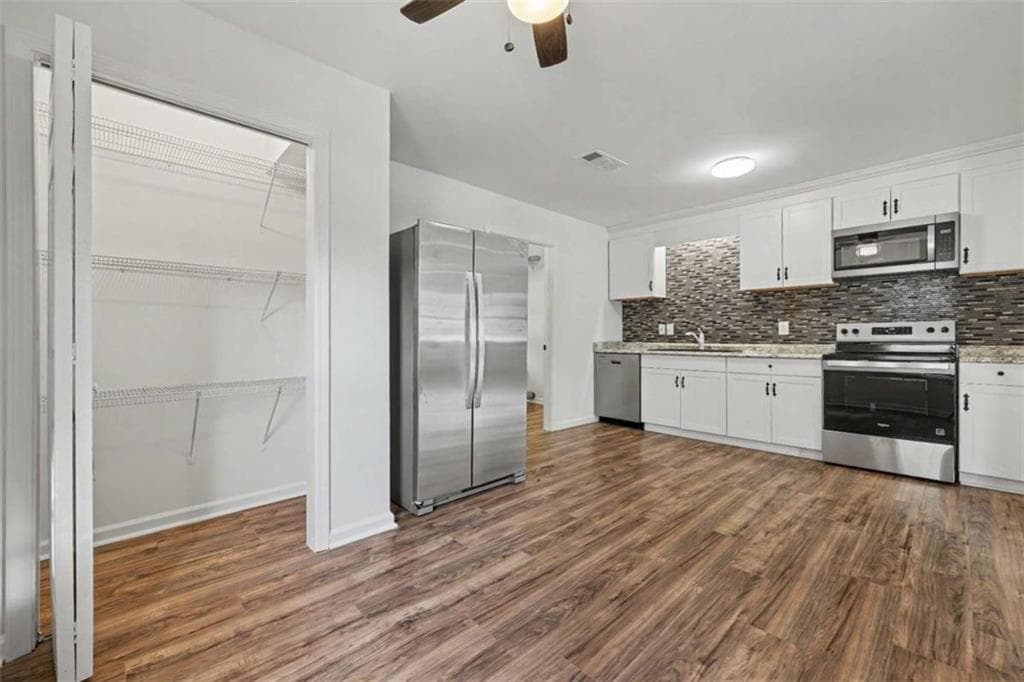 2 bedroom, 2 bathroom, 1,288 sq ft single family residence for sale at 1059 Prather Bridge Road, Toccoa, GA 30577 — photo 10