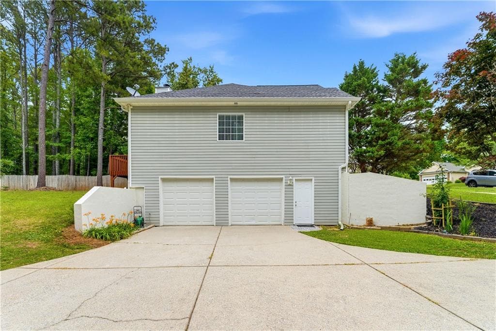 4 bedroom, 3 bathroom, 2,403 sq ft single family residence for sale at 4036 Saint George Walk, Powder Springs, GA 30127 — photo 3