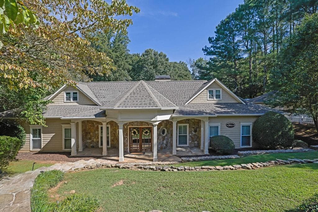 4 bedroom, 4 bathroom, 3,476 sq ft single family residence for sale at 1010 Little River Way, Alpharetta, GA 30004 — photo 3
