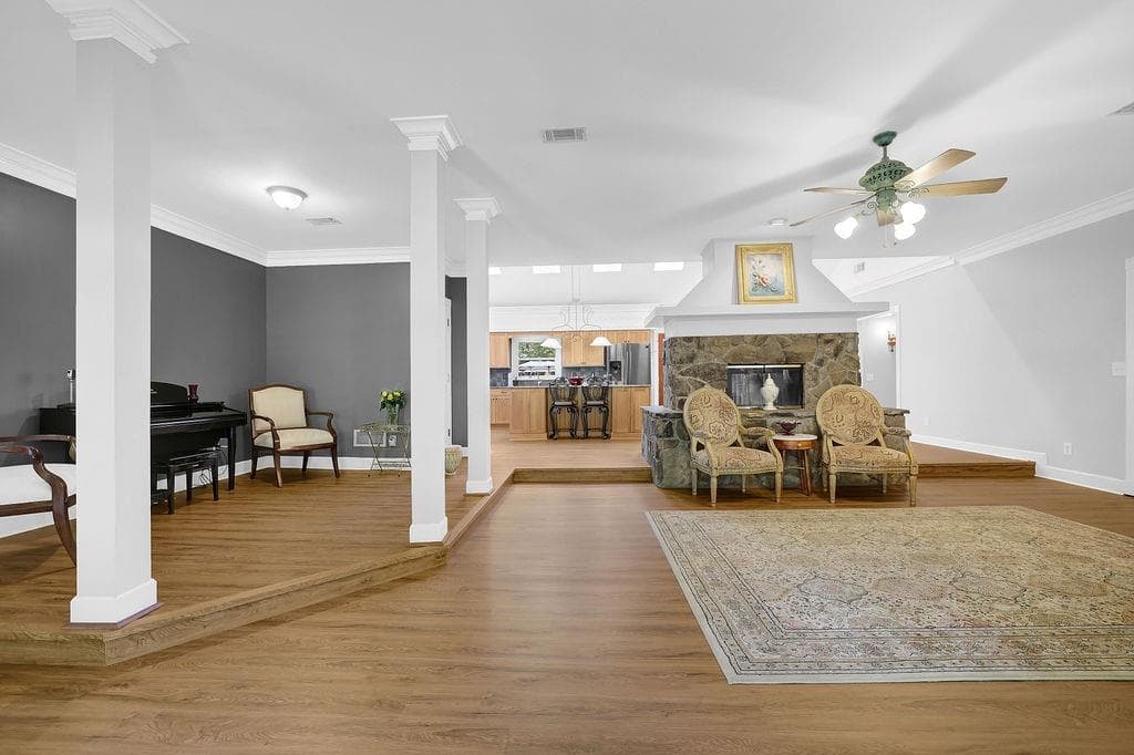 4 bedroom, 4 bathroom, 3,476 sq ft single family residence for sale at 1010 Little River Way, Alpharetta, GA 30004 — photo 4