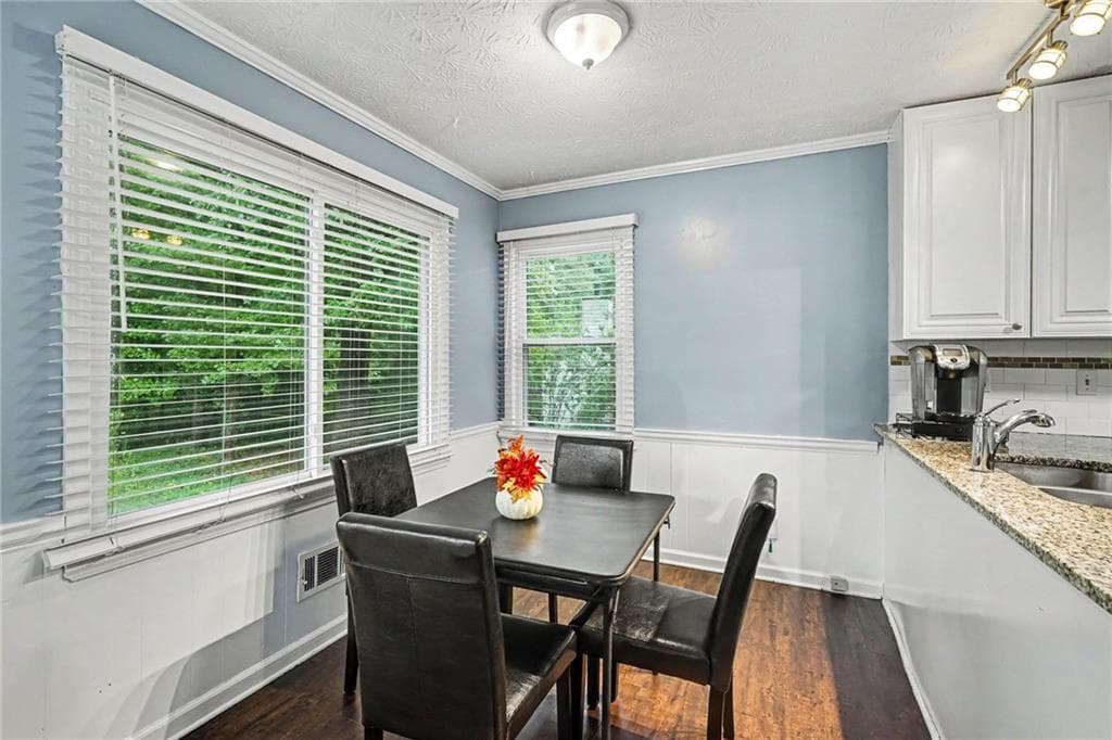 4 bedroom, 3 bathroom, 2,084 sq ft single family residence for sale at 2726 Raven Wood Drive, Snellville, GA 30078 — photo 9