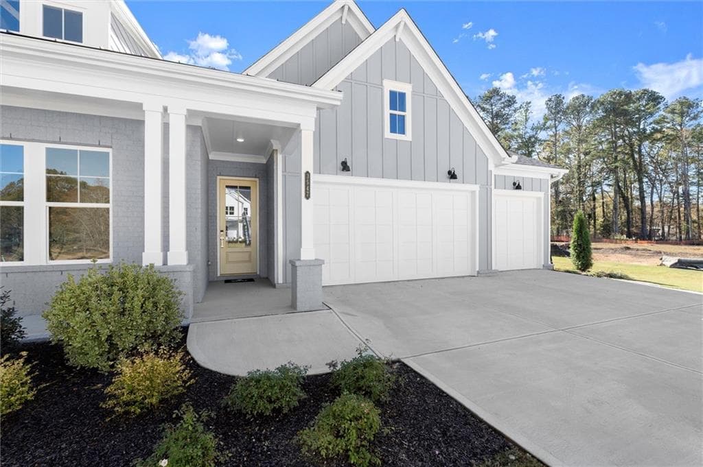 4 bedroom, 3 bathroom, 2,674 sq ft single family residence for sale at 3547 Cedarvale Court, Powder Springs, GA 30127 — photo 3