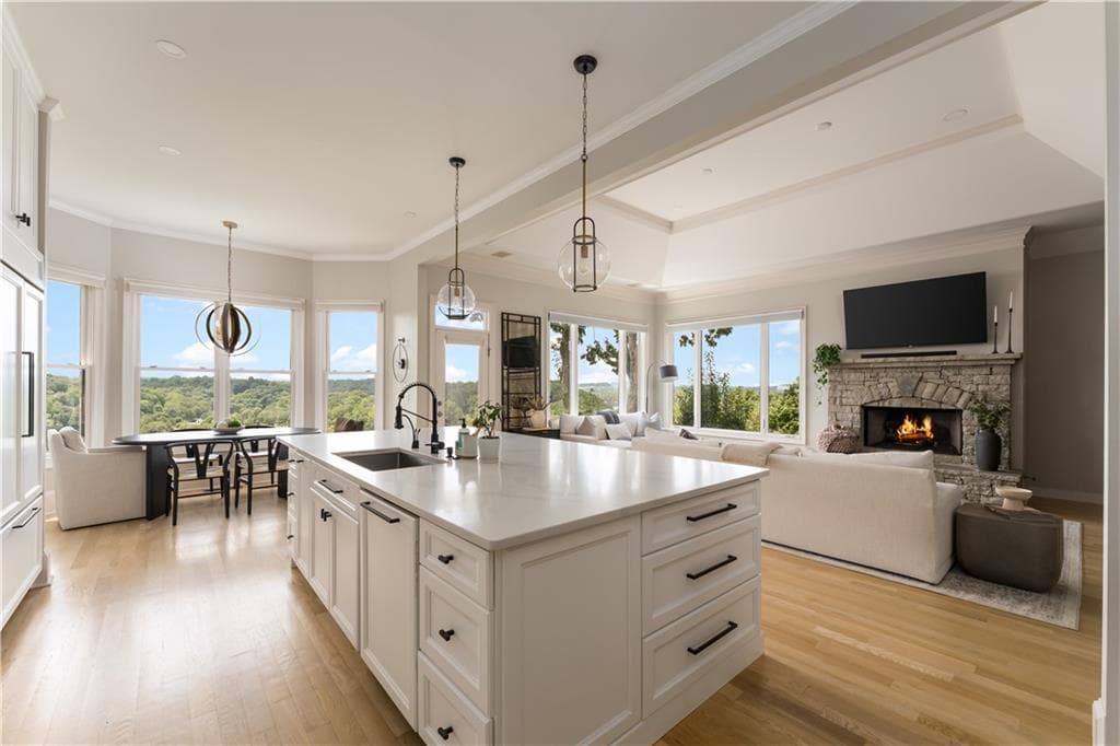 4 bedroom, 5 bathroom, 5,757 sq ft single family residence for sale at 3626 Wye Cliff Way, Gainesville, GA 30506 — photo 5