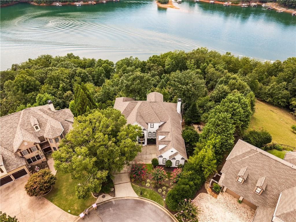 4 bedroom, 5 bathroom, 5,757 sq ft single family residence for sale at 3626 Wye Cliff Way, Gainesville, GA 30506 — photo 4