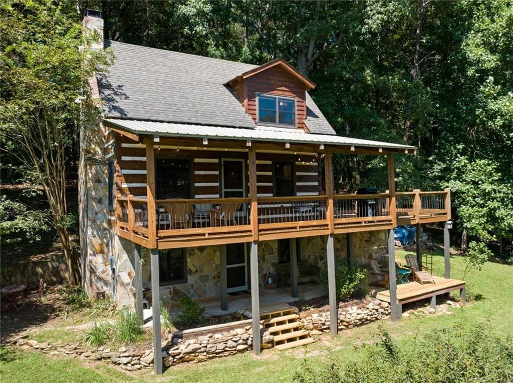 2 bedroom, 3 bathroom, 1,056 sq ft single family residence for sale at 104 Blue Mountain Lane, Ellijay, GA 30536 — photo 1 of 92