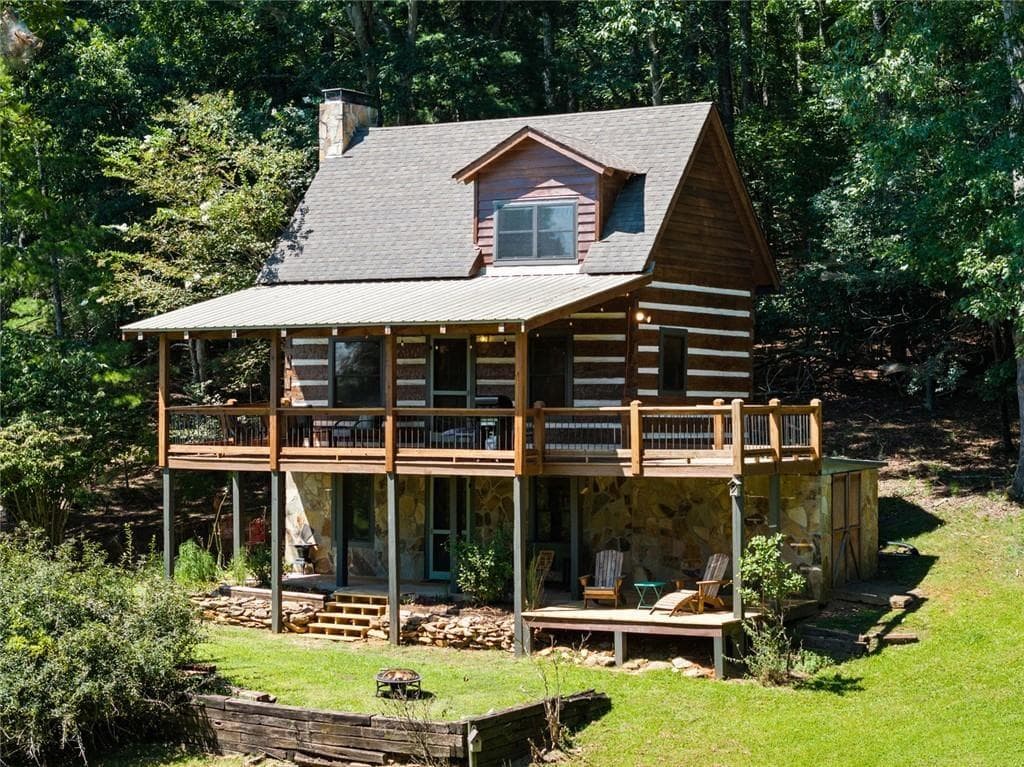 2 bedroom, 3 bathroom, 1,056 sq ft single family residence for sale at 104 Blue Mountain Lane, Ellijay, GA 30536 — photo 3