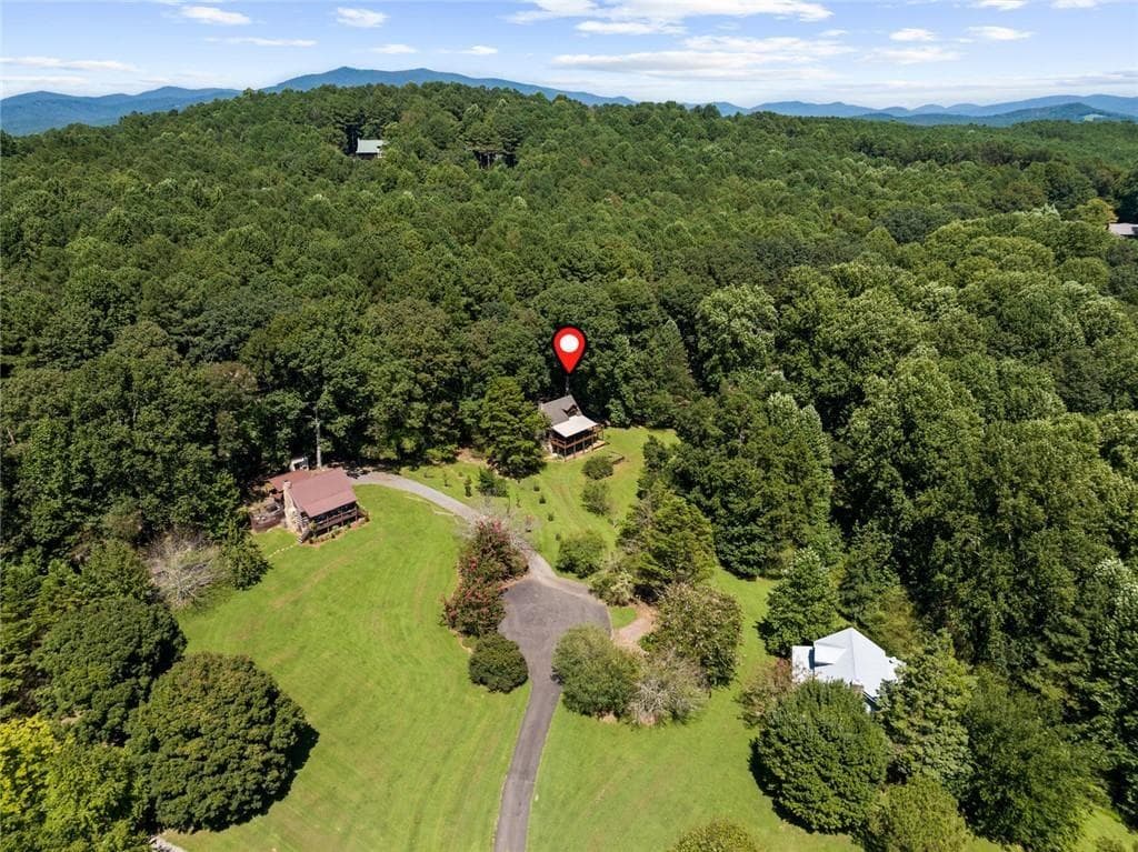 2 bedroom, 3 bathroom, 1,056 sq ft single family residence for sale at 104 Blue Mountain Lane, Ellijay, GA 30536 — photo 5