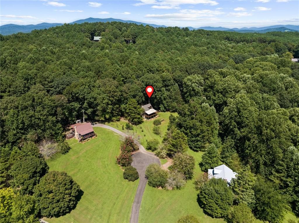 2 bedroom, 3 bathroom, 1,056 sq ft single family residence for sale at 104 Blue Mountain Lane, Ellijay, GA 30536 — photo 6