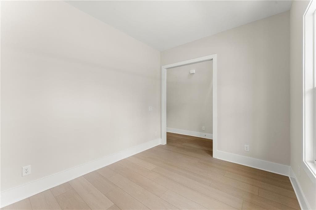 5 bedroom, 5 bathroom, 3,103 sq ft single family residence for sale at 3548 Cedarvale Court, Powder Springs, GA 30127 — photo 7