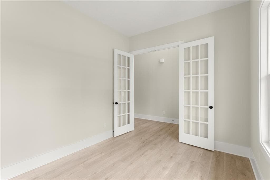 5 bedroom, 5 bathroom, 3,103 sq ft single family residence for sale at 3552 Cedarvale Court, Powder Springs, GA 30127 — photo 6