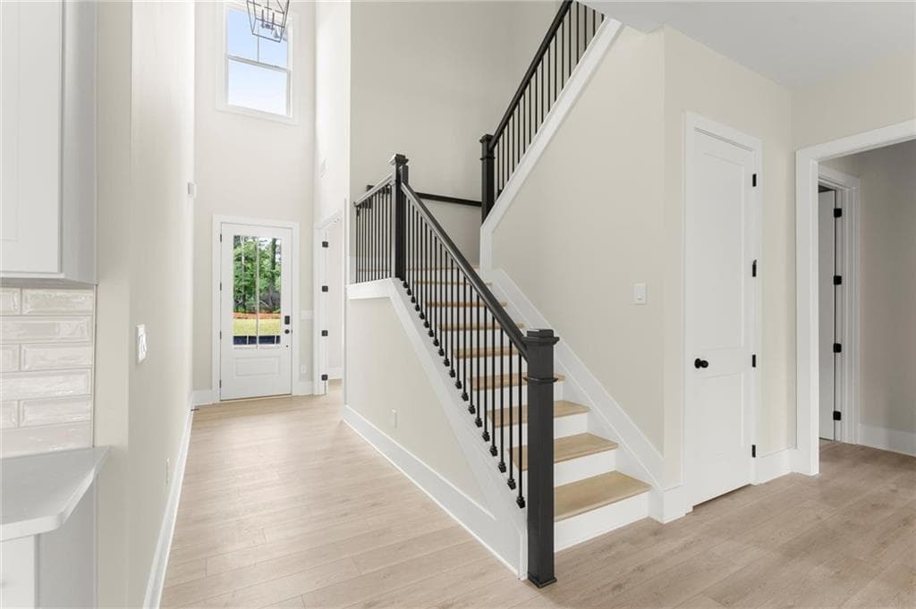 5 bedroom, 5 bathroom, 3,103 sq ft single family residence for sale at 3552 Cedarvale Court, Powder Springs, GA 30127 — photo 7