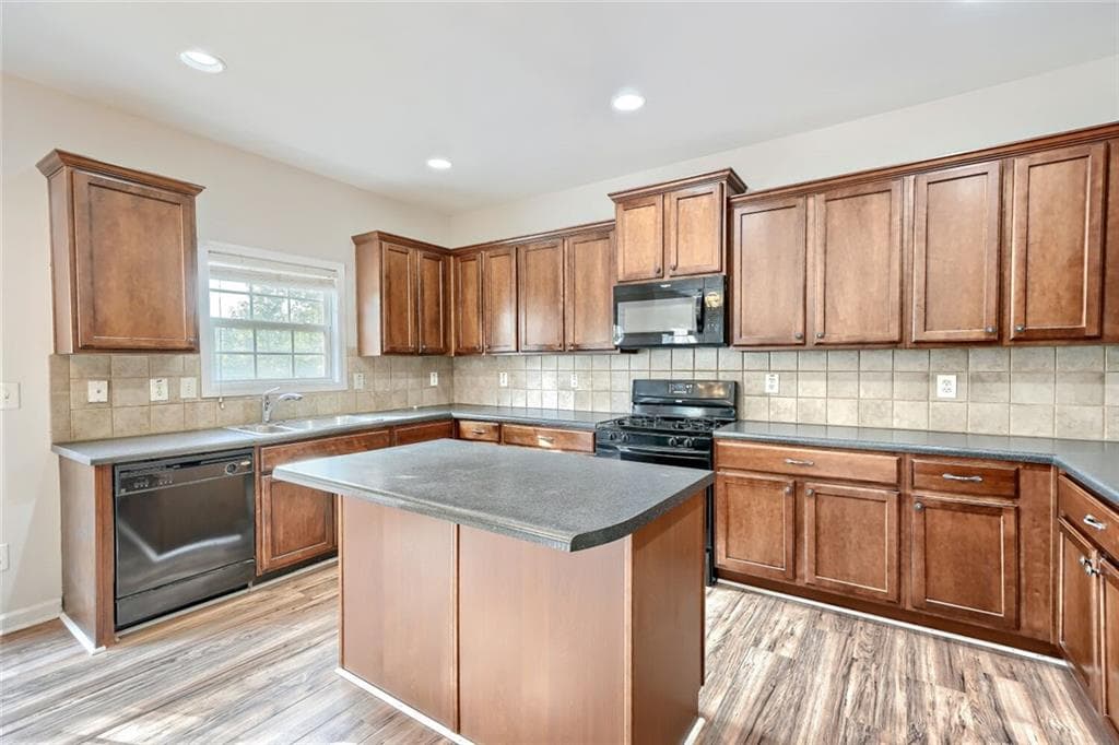 5 bedroom, 4 bathroom, 2,540 sq ft single family residence for sale at 3849 Lake Sanctuary Way, Atlanta, GA 30349 — photo 7