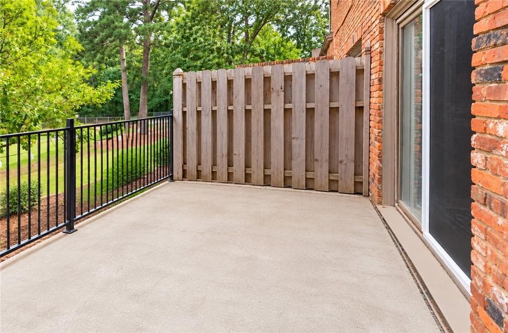 2 bedroom, 2 bathroom, 1,024 sq ft condominium for sale at 3085 Colonial Way A, Atlanta, GA 30341 — photo 5