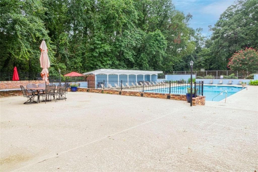 2 bedroom, 2 bathroom, 1,024 sq ft condominium for sale at 3085 Colonial Way A, Atlanta, GA 30341 — photo 8