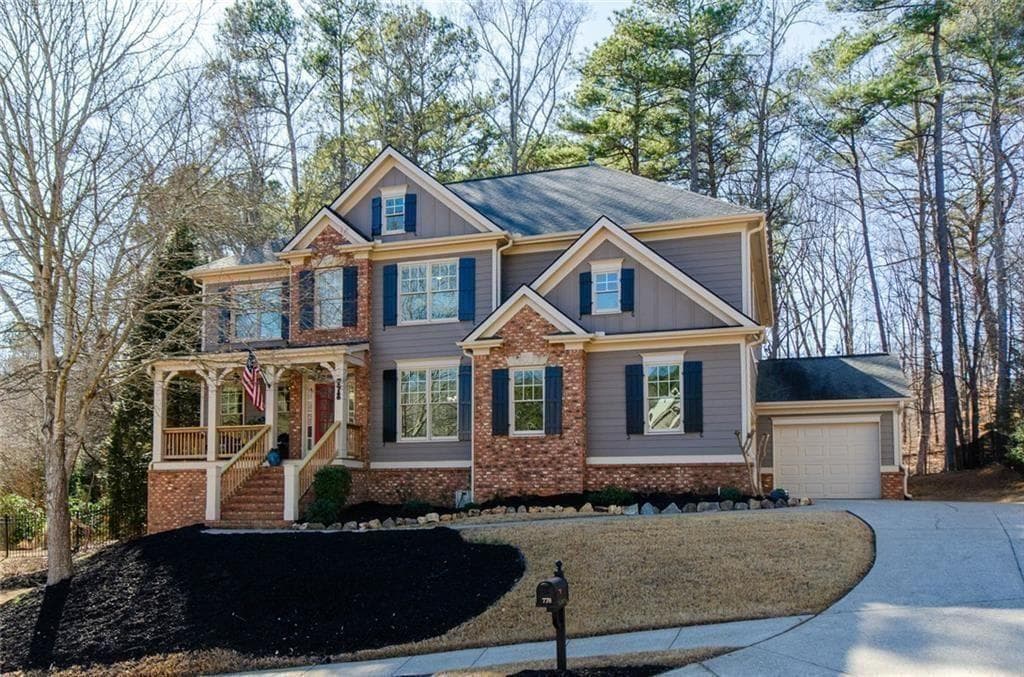 6 bedroom, 4 bathroom, 3,600 sq ft single family residence for sale at 778 Crescent Circle, Canton, GA 30115 — photo 2