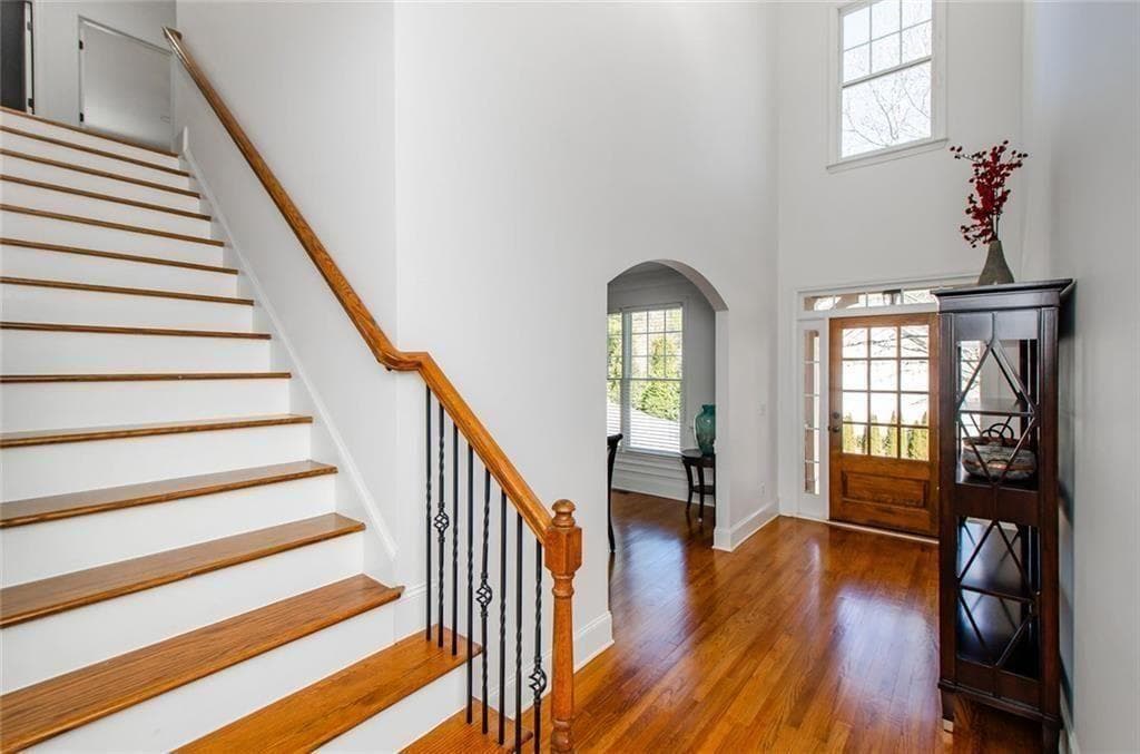 6 bedroom, 4 bathroom, 3,600 sq ft single family residence for sale at 778 Crescent Circle, Canton, GA 30115 — photo 3