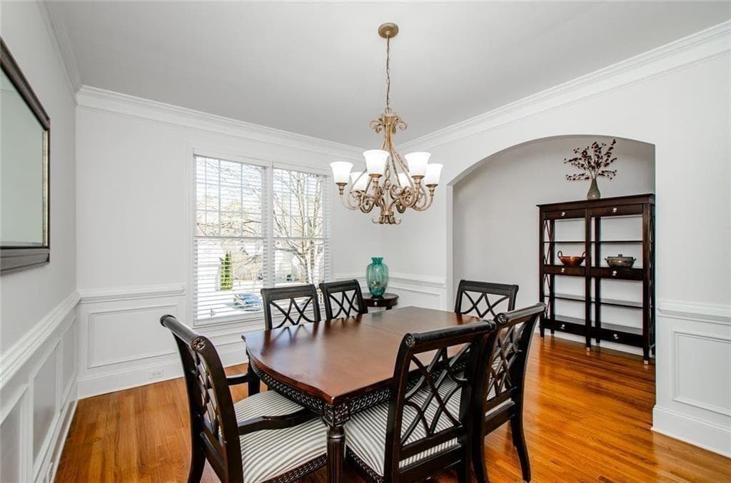 6 bedroom, 4 bathroom, 3,600 sq ft single family residence for sale at 778 Crescent Circle, Canton, GA 30115 — photo 6