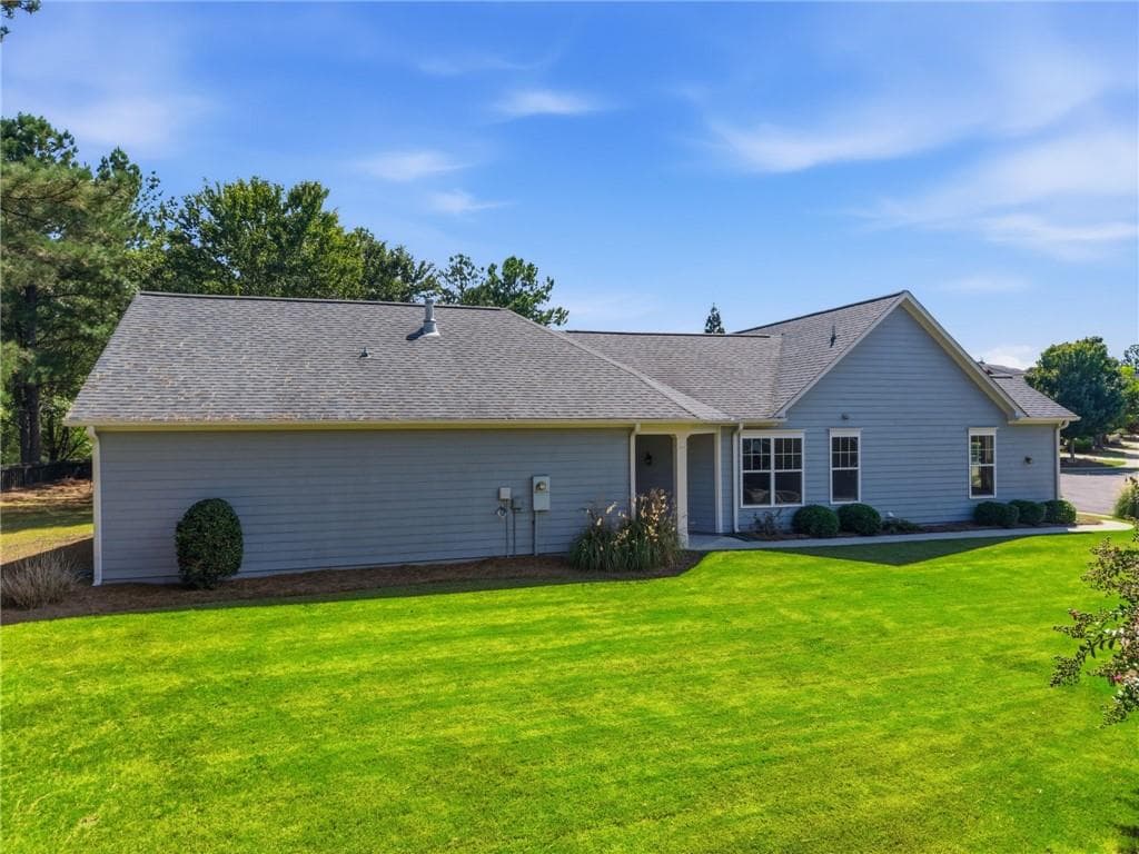 2 bedroom, 2 bathroom, 1,784 sq ft single family residence for sale at 3192 Willow Creek Drive, Gainesville, GA 30504 — photo 4