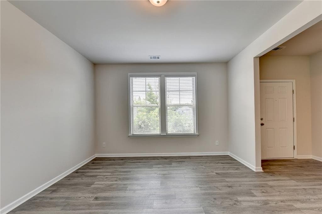 4 bedroom, 4 bathroom, 2,752 sq ft single family residence under contract at 638 Saffron Boulevard, Lawrenceville, GA 30045 — photo 7