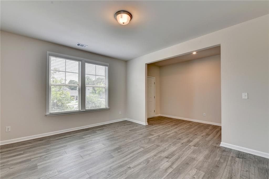 4 bedroom, 4 bathroom, 2,752 sq ft single family residence under contract at 638 Saffron Boulevard, Lawrenceville, GA 30045 — photo 8