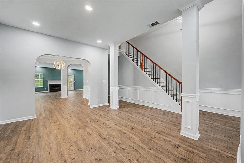 5 bedroom, 3 bathroom, 3,388 sq ft single family residence under contract at 3719 Big Horn Court, Ellenwood, GA 30294 — photo 6