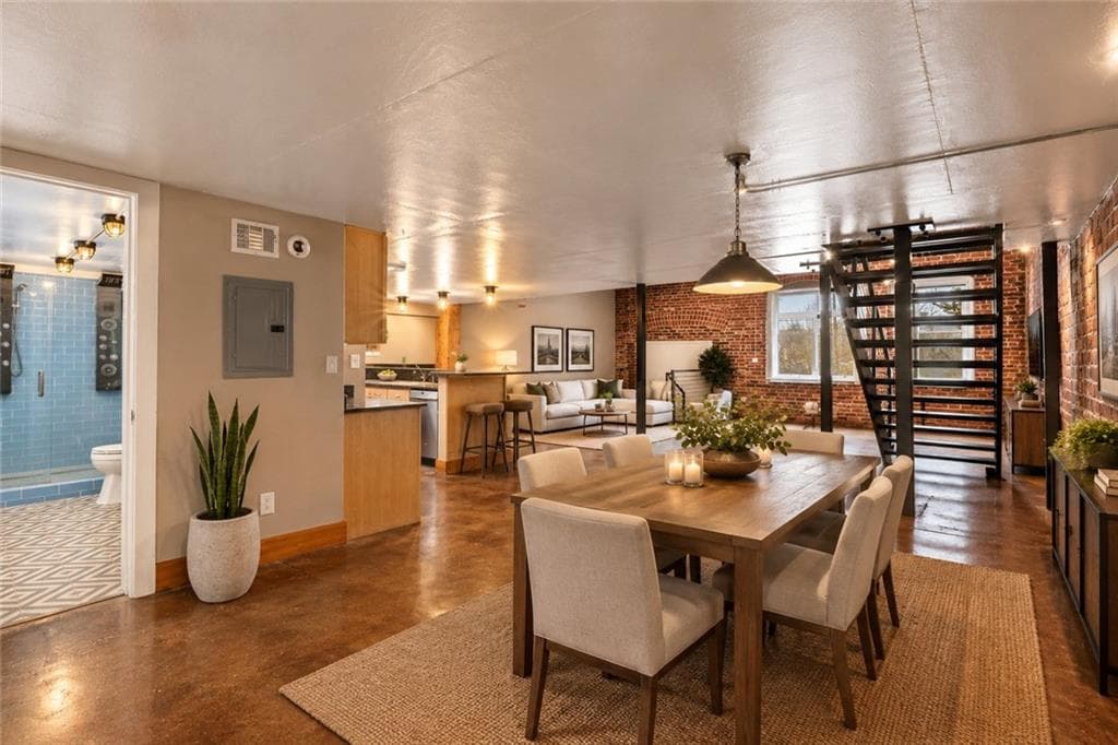 2 bedroom, 2 bathroom, 1,891 sq ft condominium under contract at 644 Wells Street 16, Atlanta, GA 30310 — photo 2