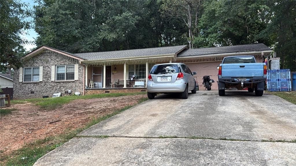 3 bedroom, 2 bathroom, 1,660 sq ft single family residence for sale at 6495 Revena Drive, Morrow, GA 30260