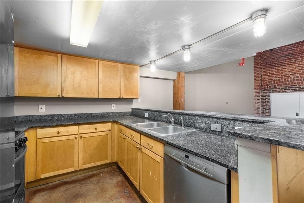 2 bedroom, 2 bathroom, 1,891 sq ft condominium under contract at 644 Wells Street 16, Atlanta, GA 30310 — photo 6