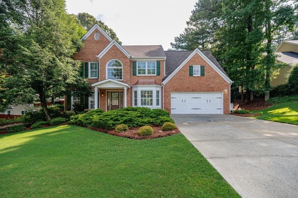 4 bedroom, 3 bathroom, 2,875 sq ft single family residence under contract at 2608 Dreux Court, Kennesaw, GA 30152 — photo 2