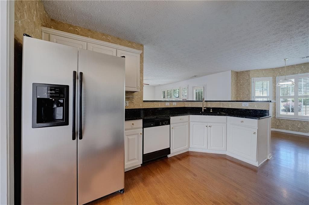 4 bedroom, 3 bathroom, 2,875 sq ft single family residence under contract at 2608 Dreux Court, Kennesaw, GA 30152 — photo 9