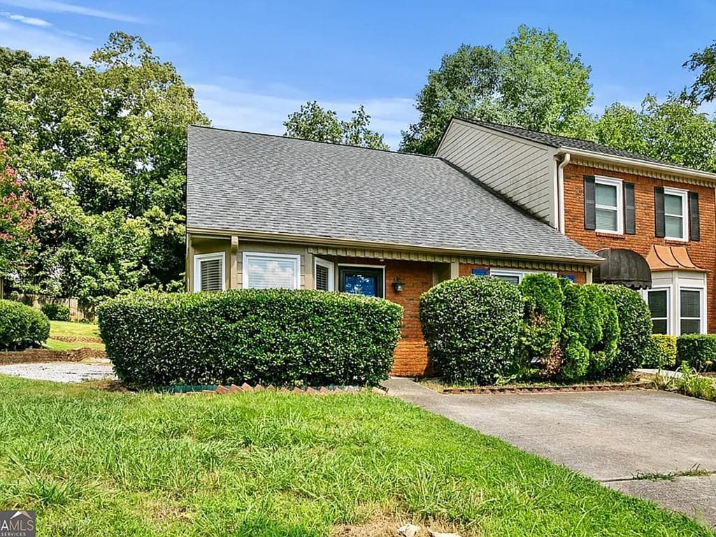 3 bedroom, 3 bathroom, 2,036 sq ft townhouse for rent at 1140 Magnolia Way, Smyrna, GA 30082 for $2,250 a month — photo 1 of 27